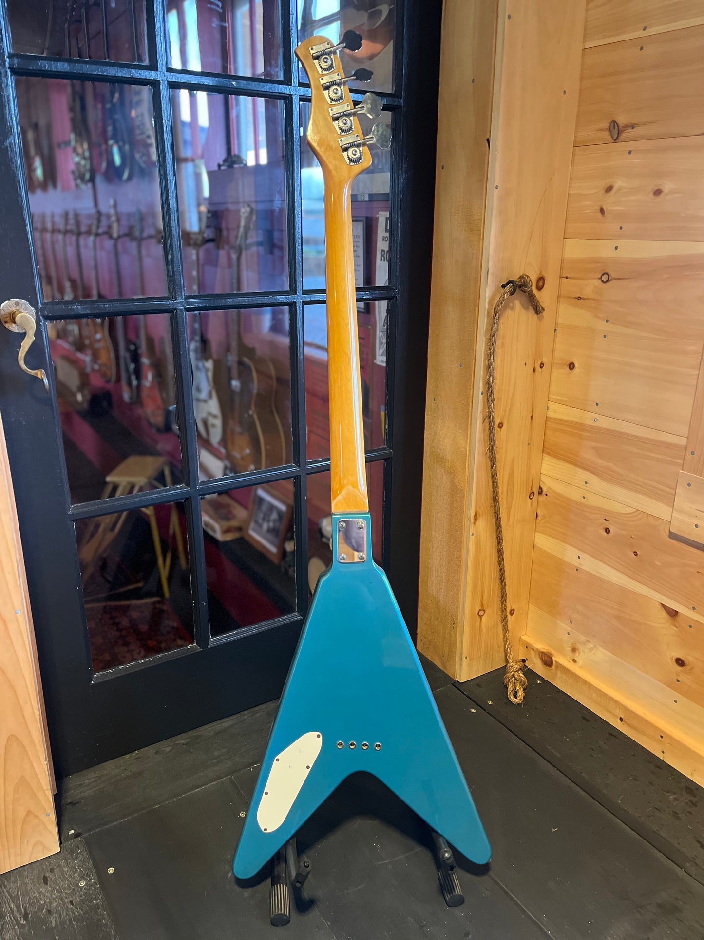 Hondo Deluxe 860 Flying V Bass